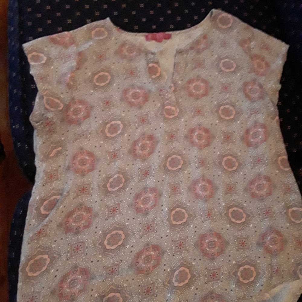Womens short sleeve top
